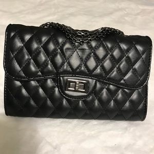 🔥Stylish and Chic Black Purse🔥